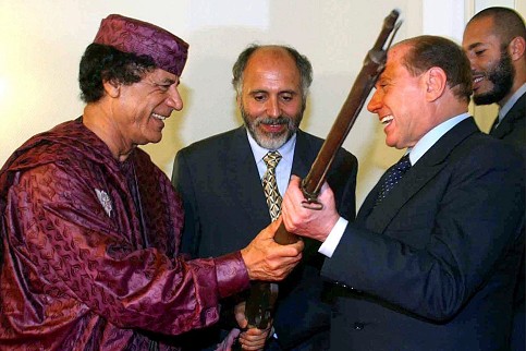 Berlusconi und Ghadafi